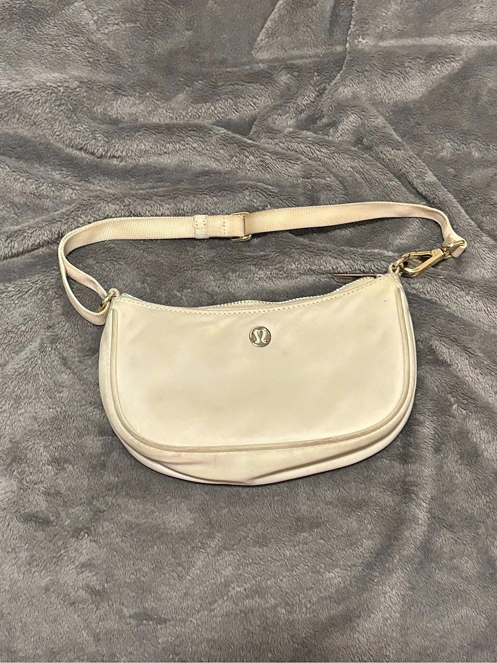 lululemon Curved Crossbody Bag 3L White